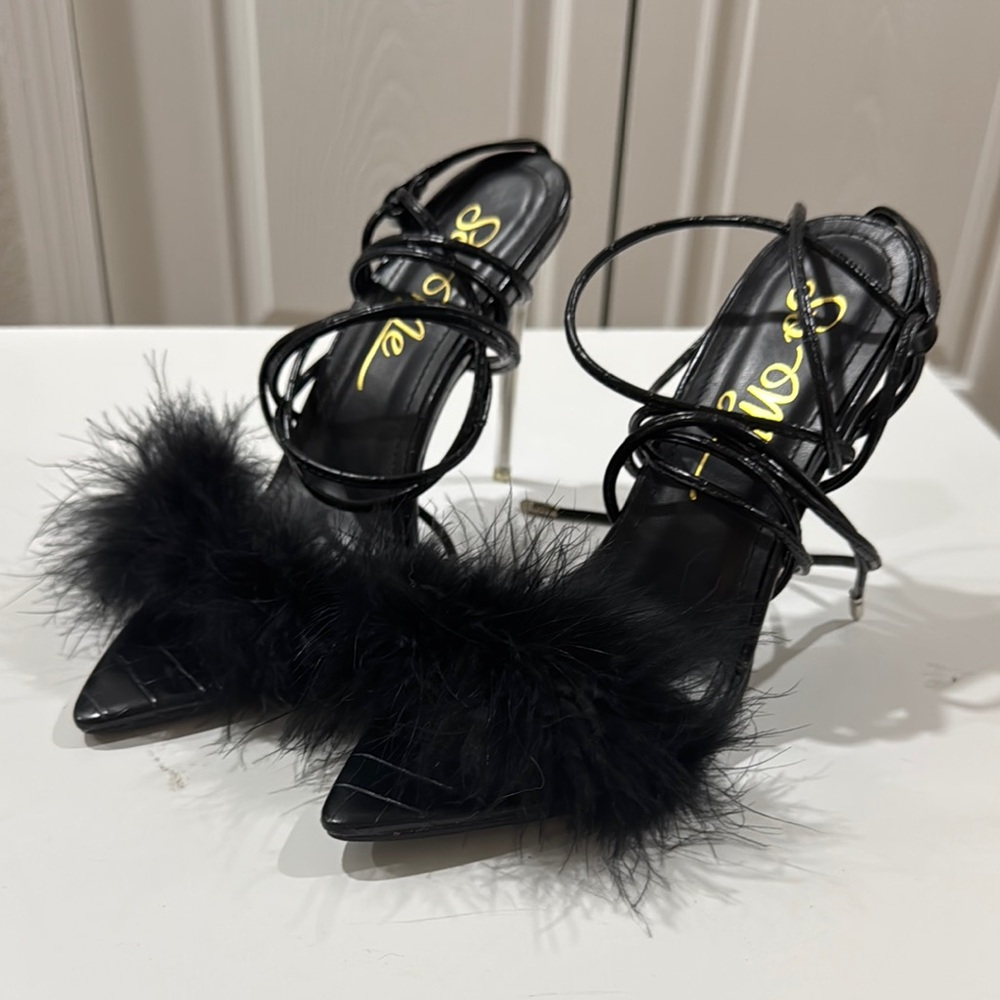 Elegant Black Feathered Women's Heels